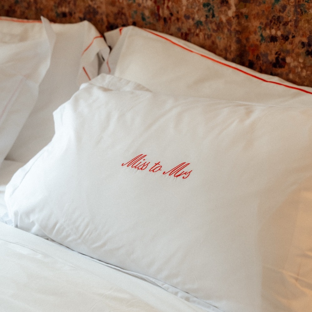 Elegant Oxford White 'Miss to Mrs' Pillowcase Embroidered (2)